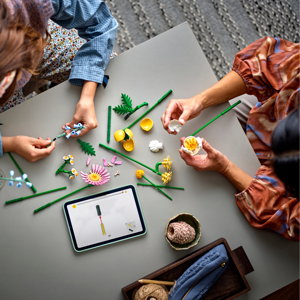 LEGO Botanicals: Petite Sunny Bouquet (10347)