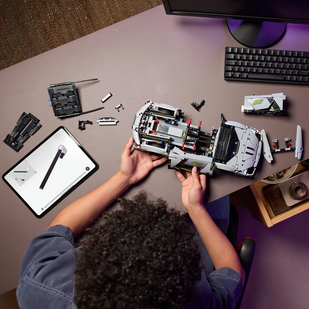 LEGO Technic: Lamborghini Revuelto Super Sports Car (42214)