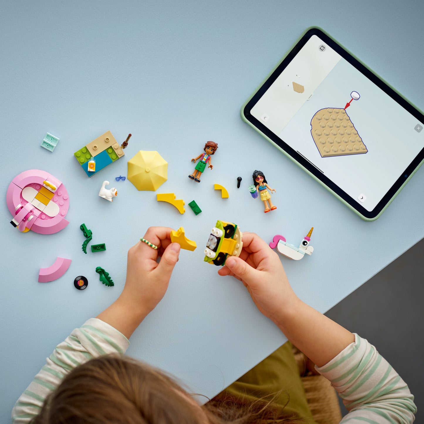 LEGO Friends: Unicorn & Flamingo Pool Party (42658)