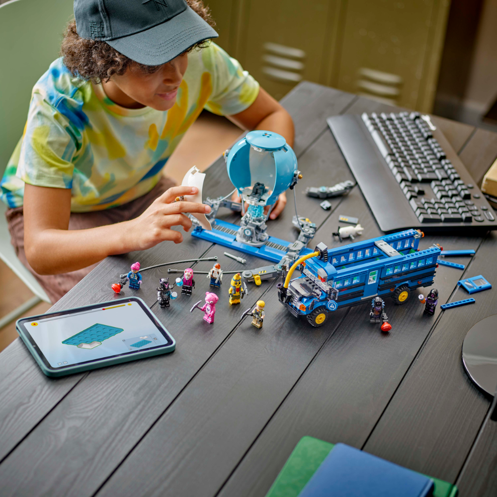 LEGO Fortnite: Battle Bus (77073)