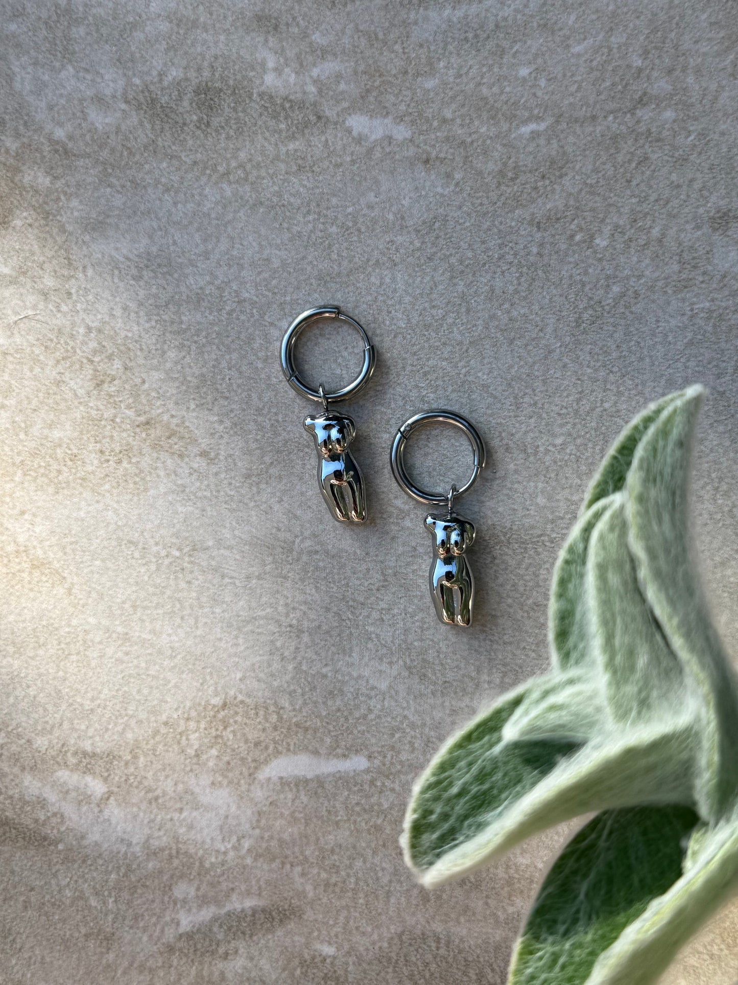 Wāhine Tinana Silver Huggies