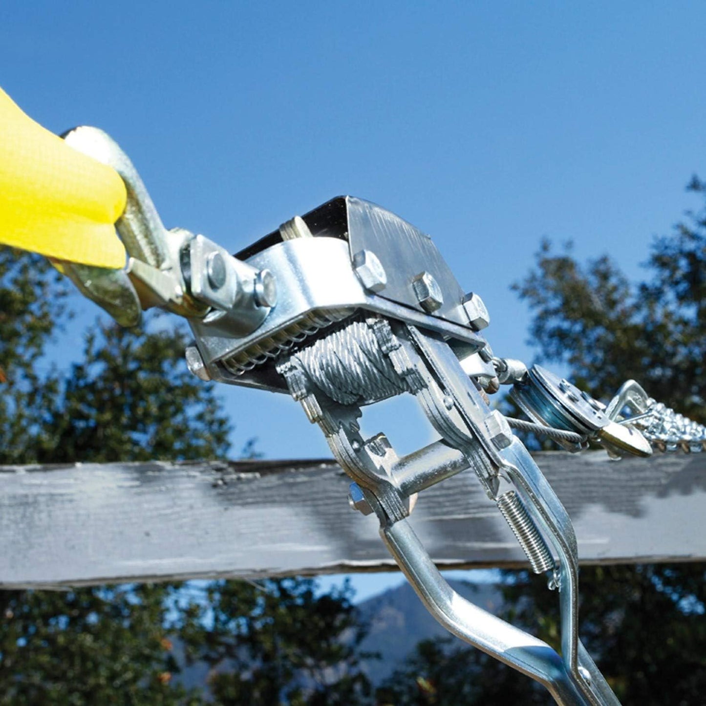 Cable winch side view
