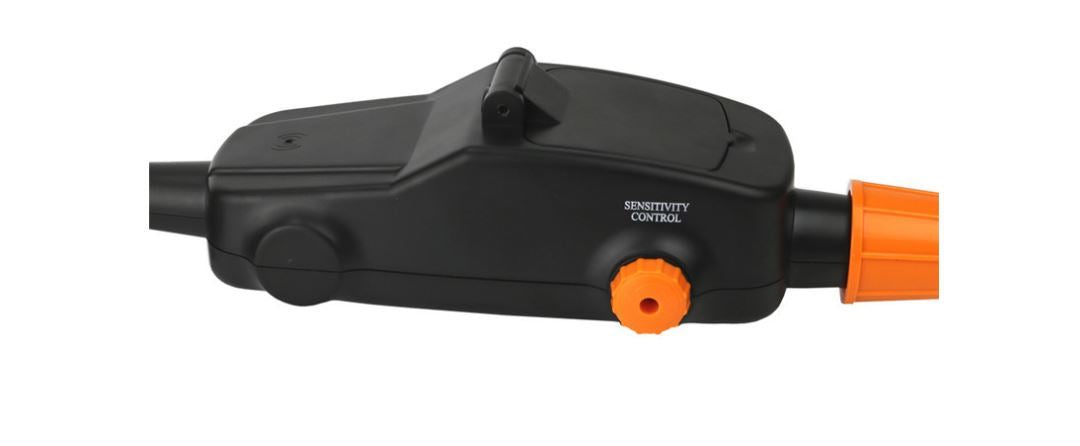 Metal detector adjustable volume
