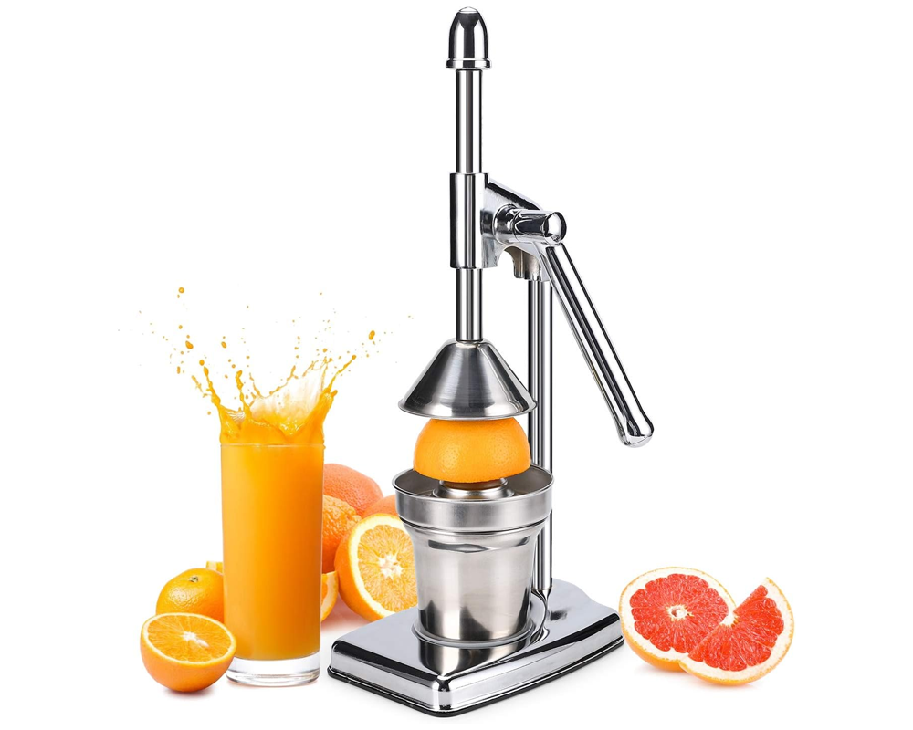 Compact manual juicer