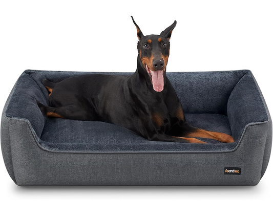 Pet bed with raised edges