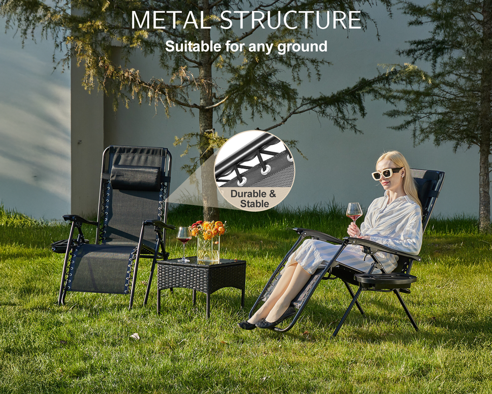 Camp chair with headrest