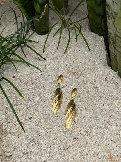 Rau Rere Gold Earrings