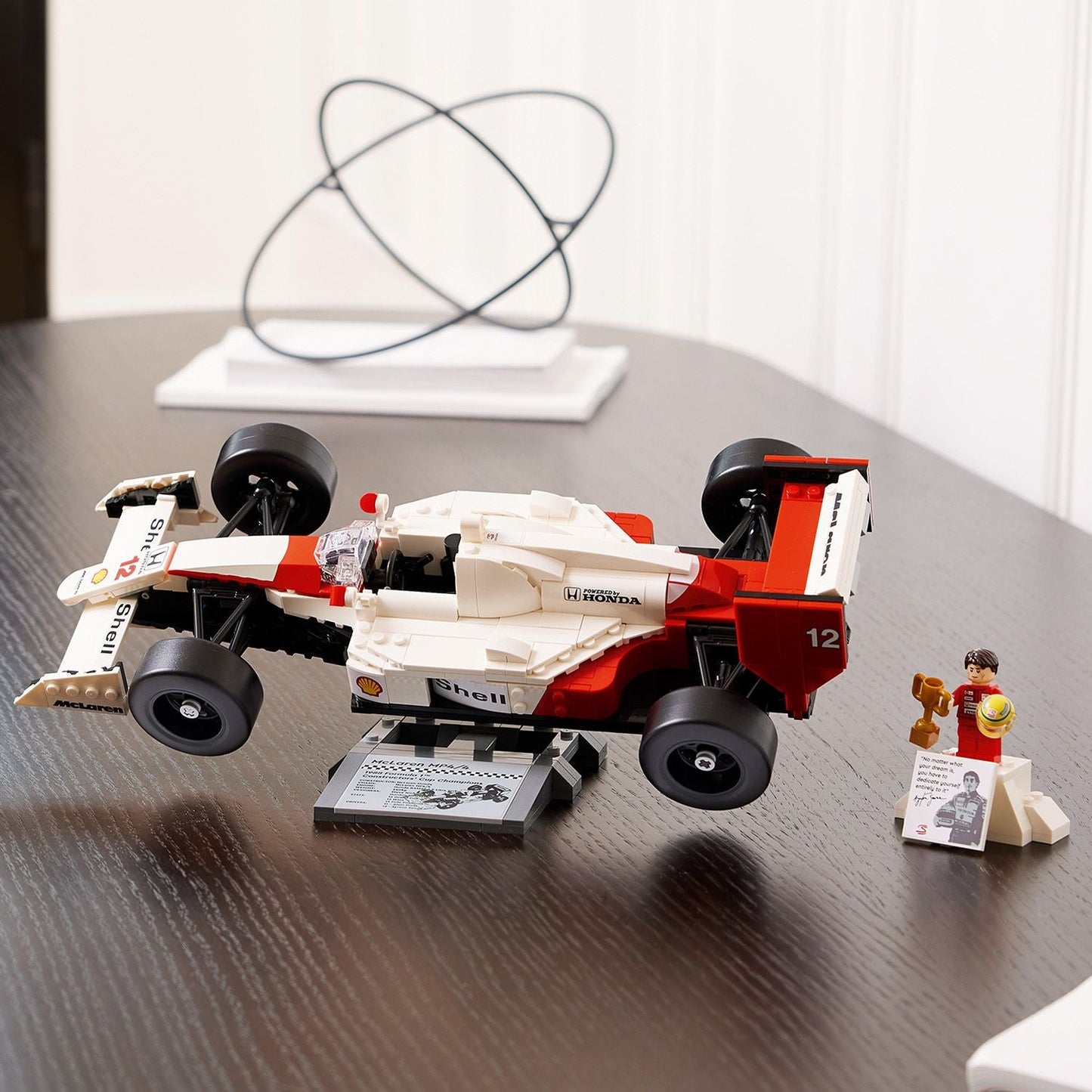 LEGO Icons: McLaren MP4/4 & Ayrton Senna (10330)