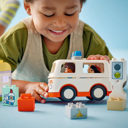LEGO DUPLO: Ambulance & Driver (10447)