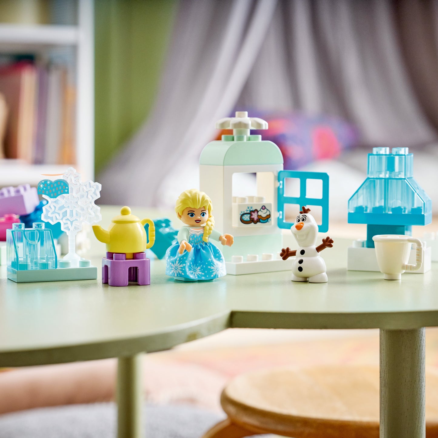 LEGO DUPLO: Disney Frozen Creative Box with Elsa and Olaf (10462)