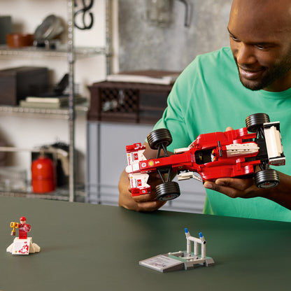 LEGO Icons: Ferrari F2004 and Michael Schumacher (11375)