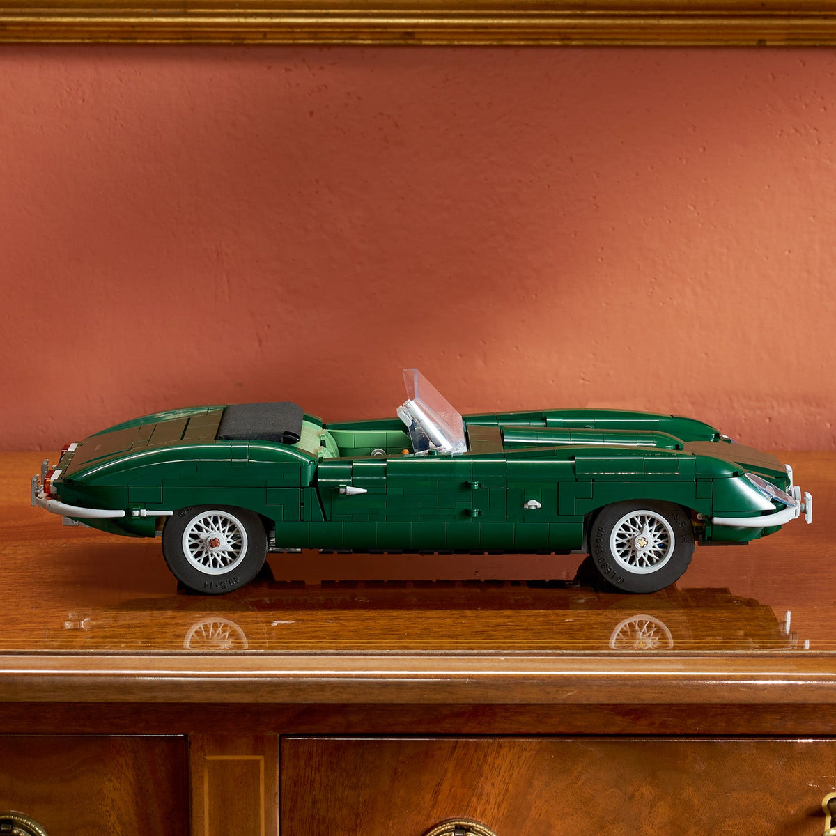 LEGO Icons: Jaguar E-Type (11381)