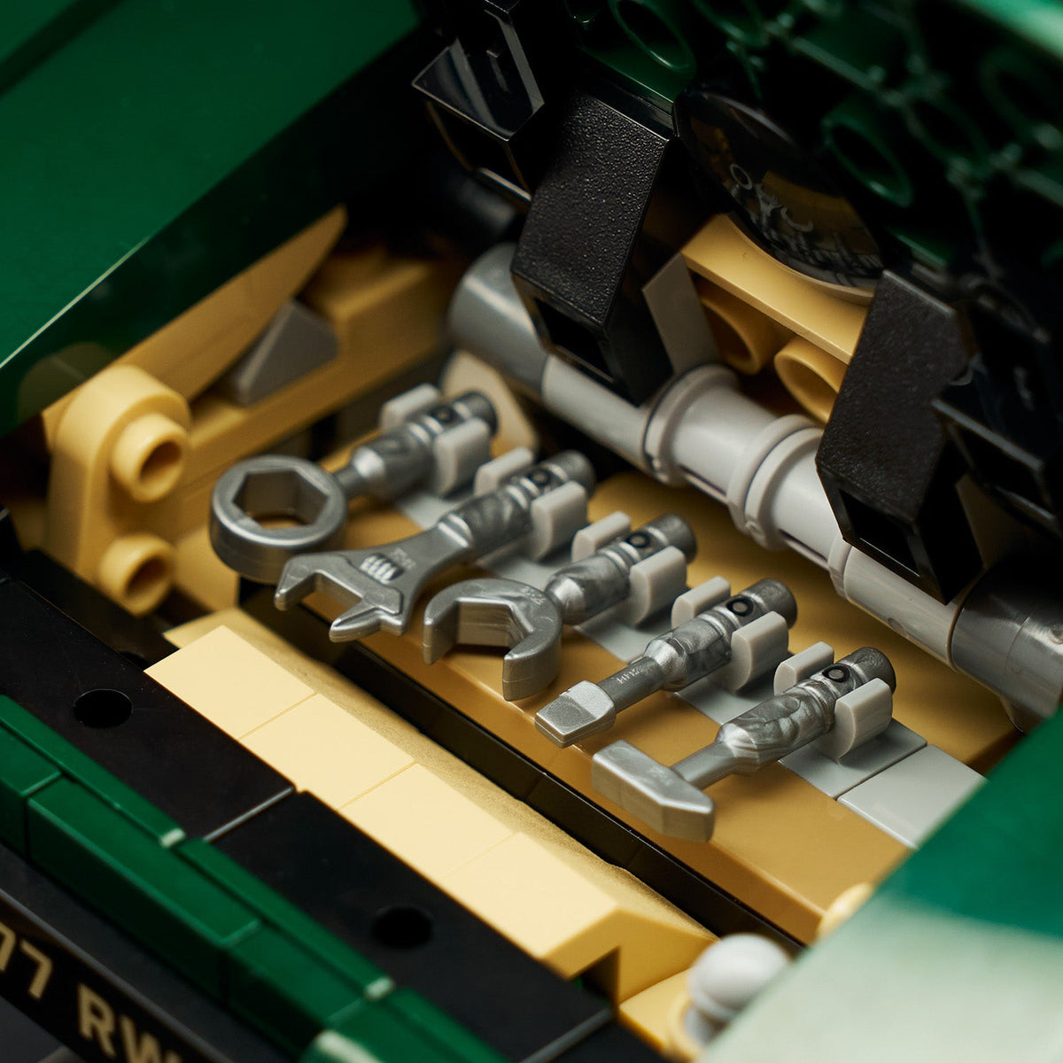 LEGO Icons: Jaguar E-Type (11381)