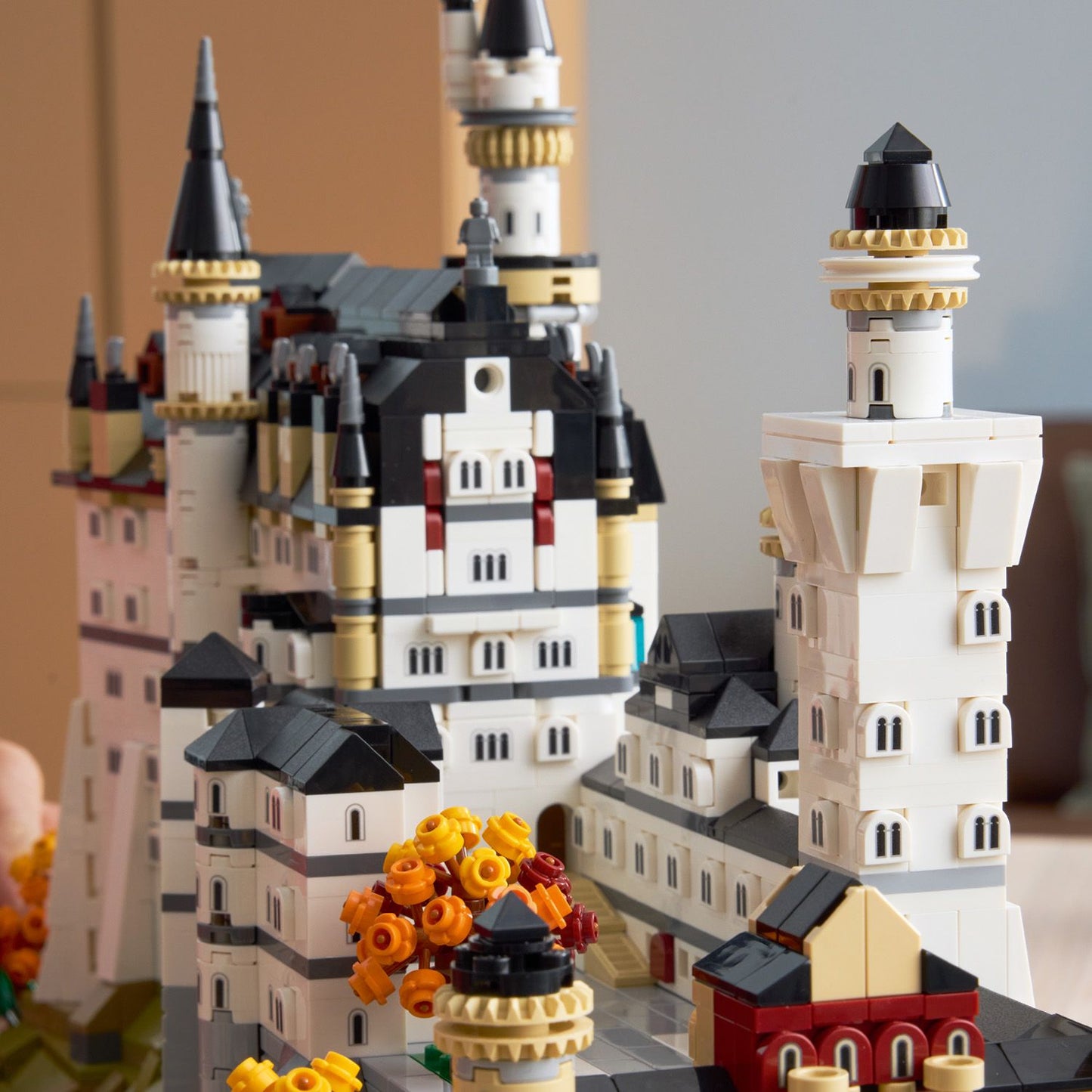 LEGO Architecture: Neuschwanstein Castle (21063)