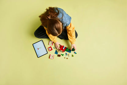 LEGO Minecraft: The TNT Jungle House (21275)