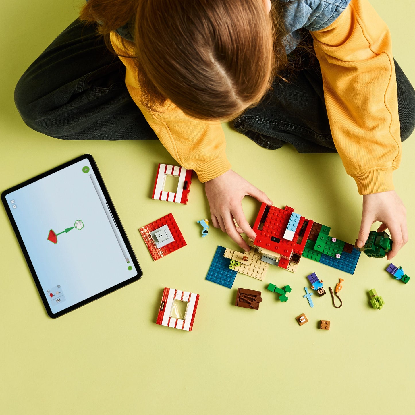 LEGO Minecraft: The TNT Jungle House (21275)