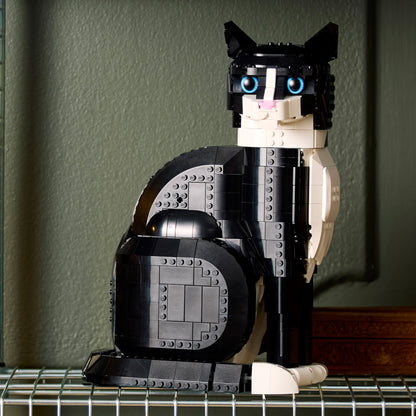LEGO Ideas: Tuxedo Cat (21349)