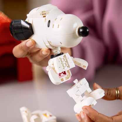 LEGO Ideas: Peanuts: Snoopys Doghouse (21368)