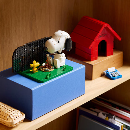 LEGO Ideas: Peanuts: Snoopys Doghouse (21368)
