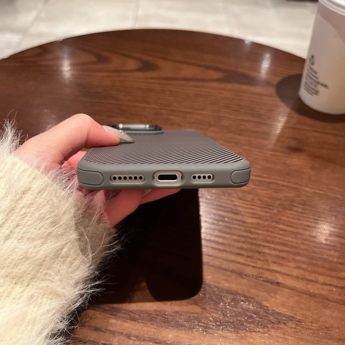 Carbide Series Carbon Fibre Magnetic Anti-Fingerprint Compatible with iPhone 14 Pro Case