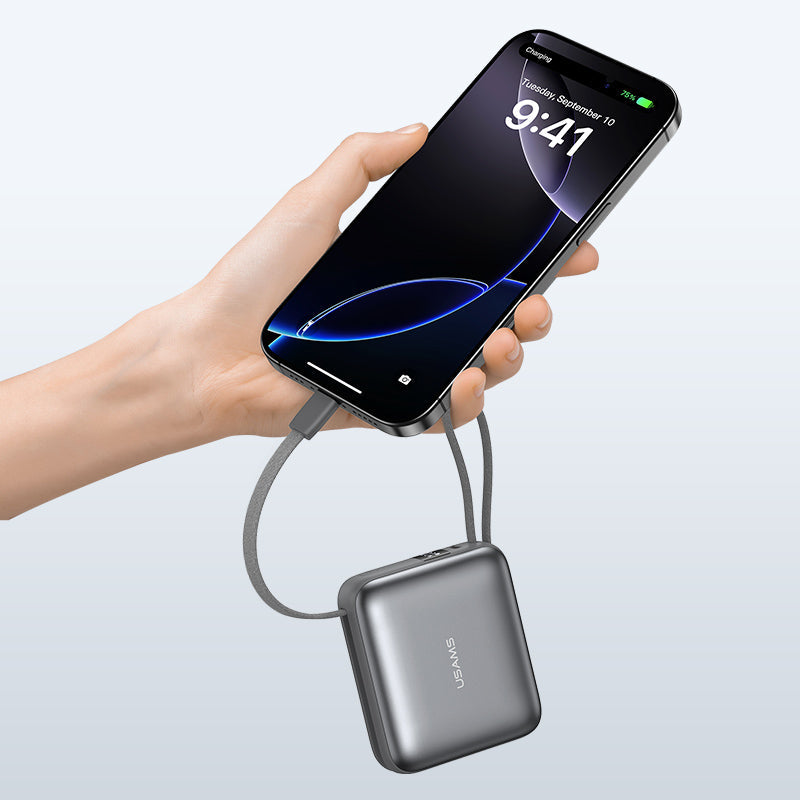 Mini Power Bank Built-in Type-C & Lightning Cable Digital Display