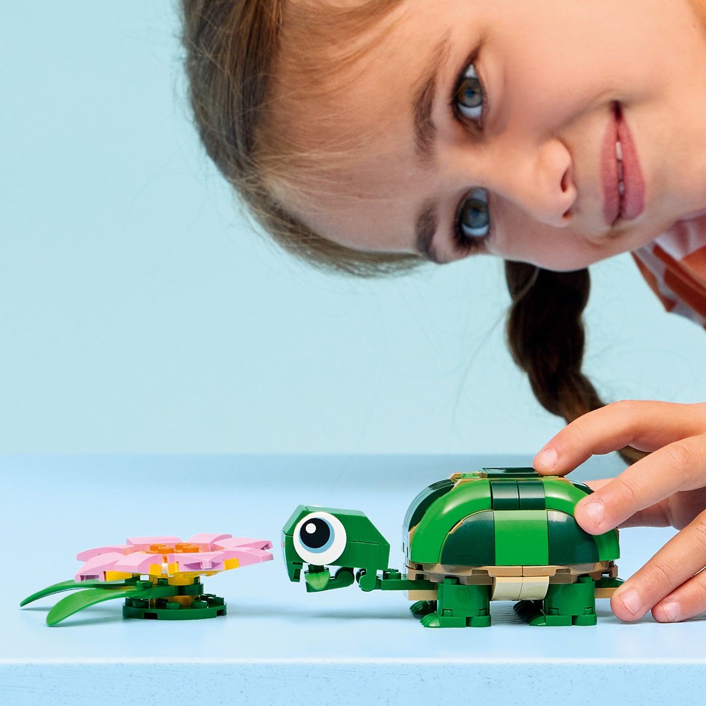 LEGO Creator: Turtle with a Water Lily Flower (31377)