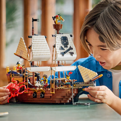 LEGO Creator: 3 in 1 Iconic Pirate Ship (31387)