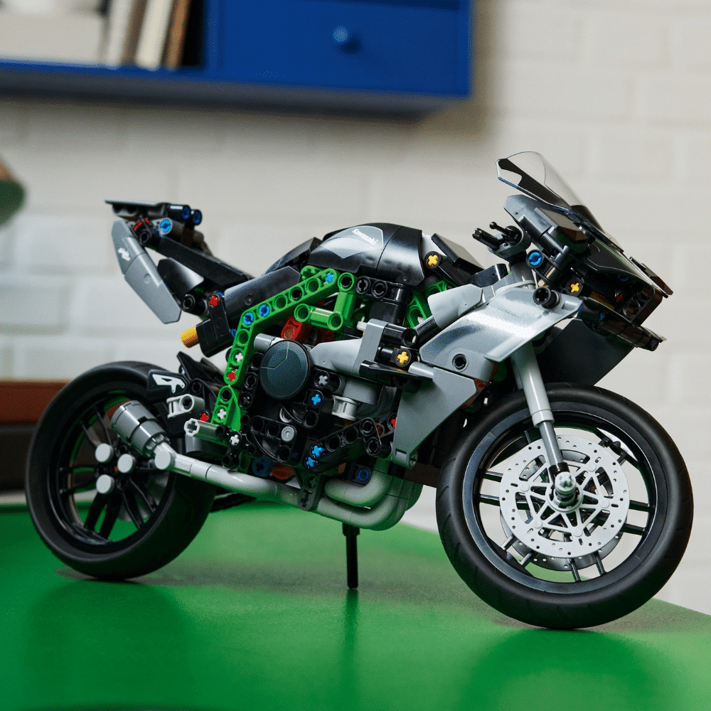 LEGO Technic: Kawasaki Ninja H2R Motorcycle (42170)