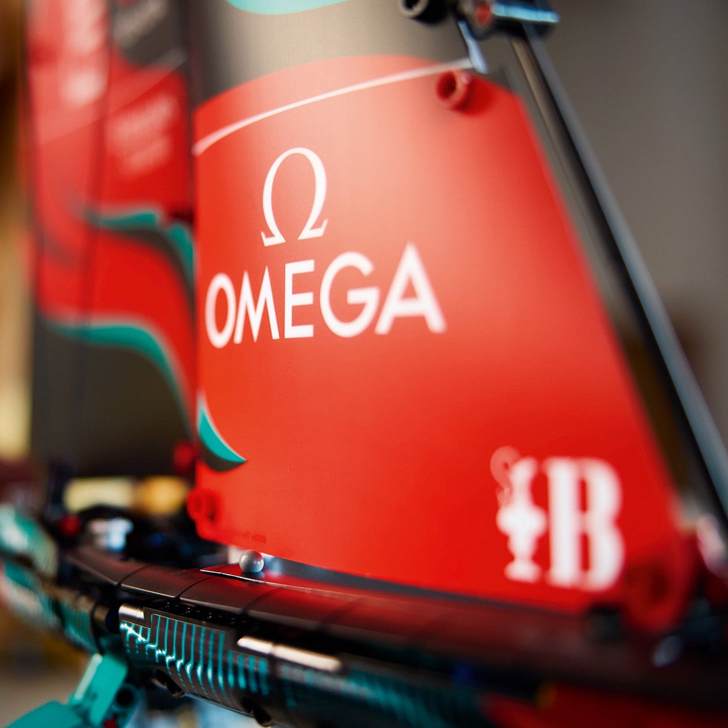 LEGO Technic: Emirates Team New Zealand AC75 Yacht (42174)