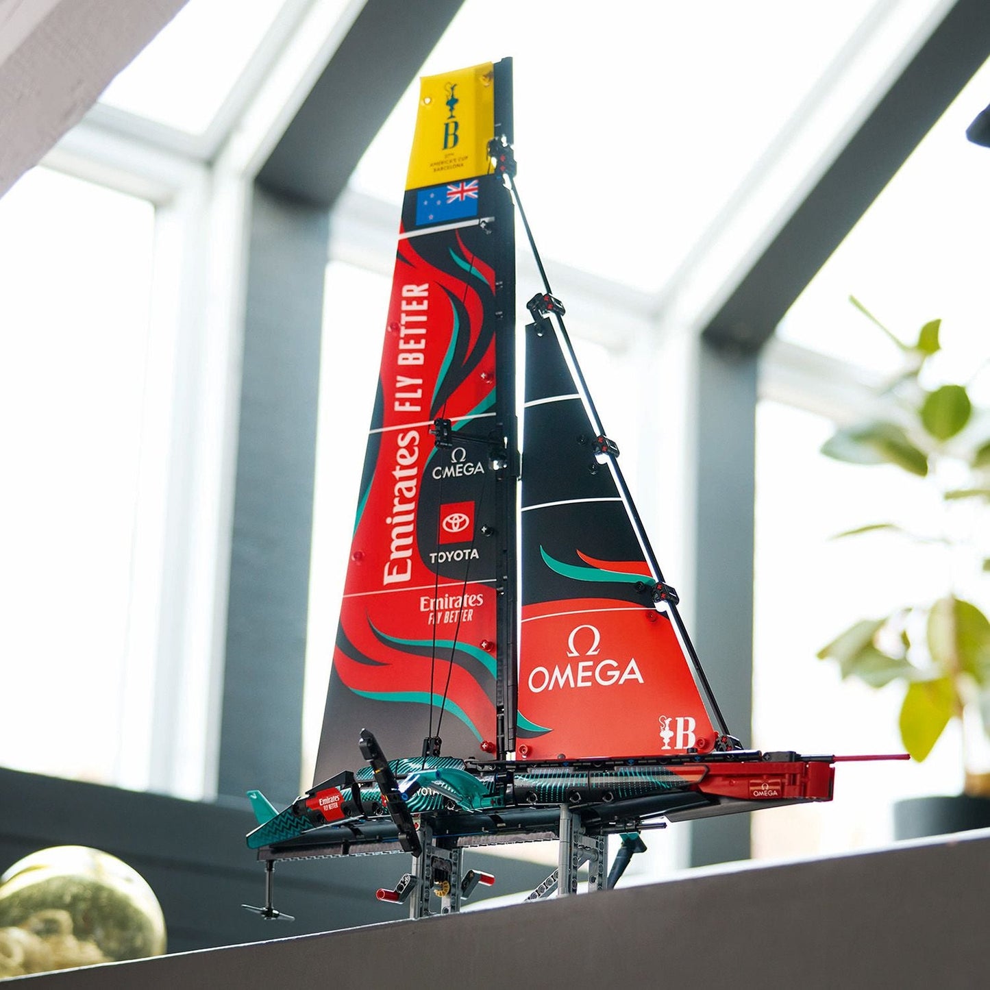 LEGO Technic: Emirates Team New Zealand AC75 Yacht (42174)