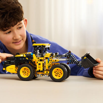 LEGO Technic: Volvo L120 Electric Wheel Loader (42209)