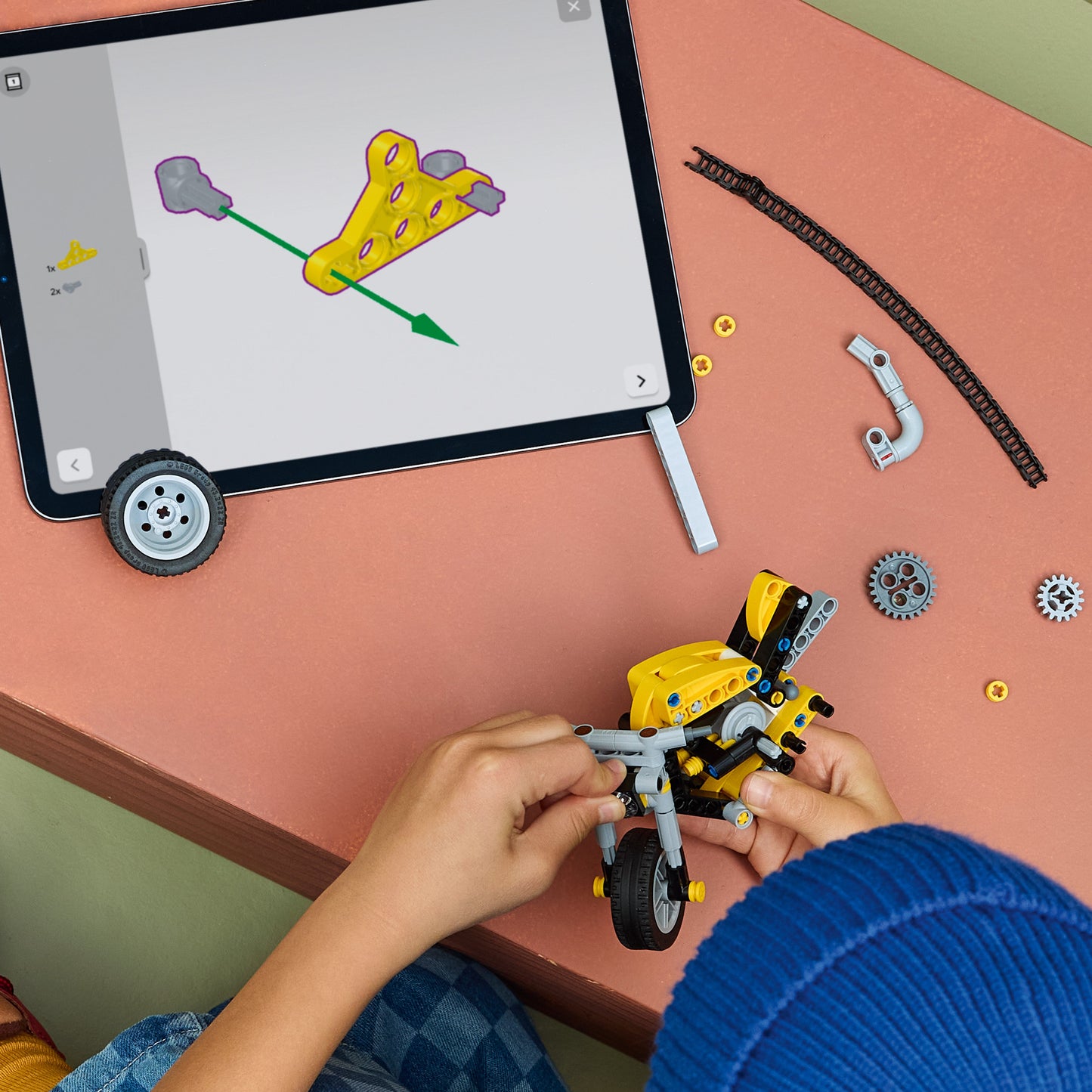 LEGO Technic: Yellow Motorcycle (42225)
