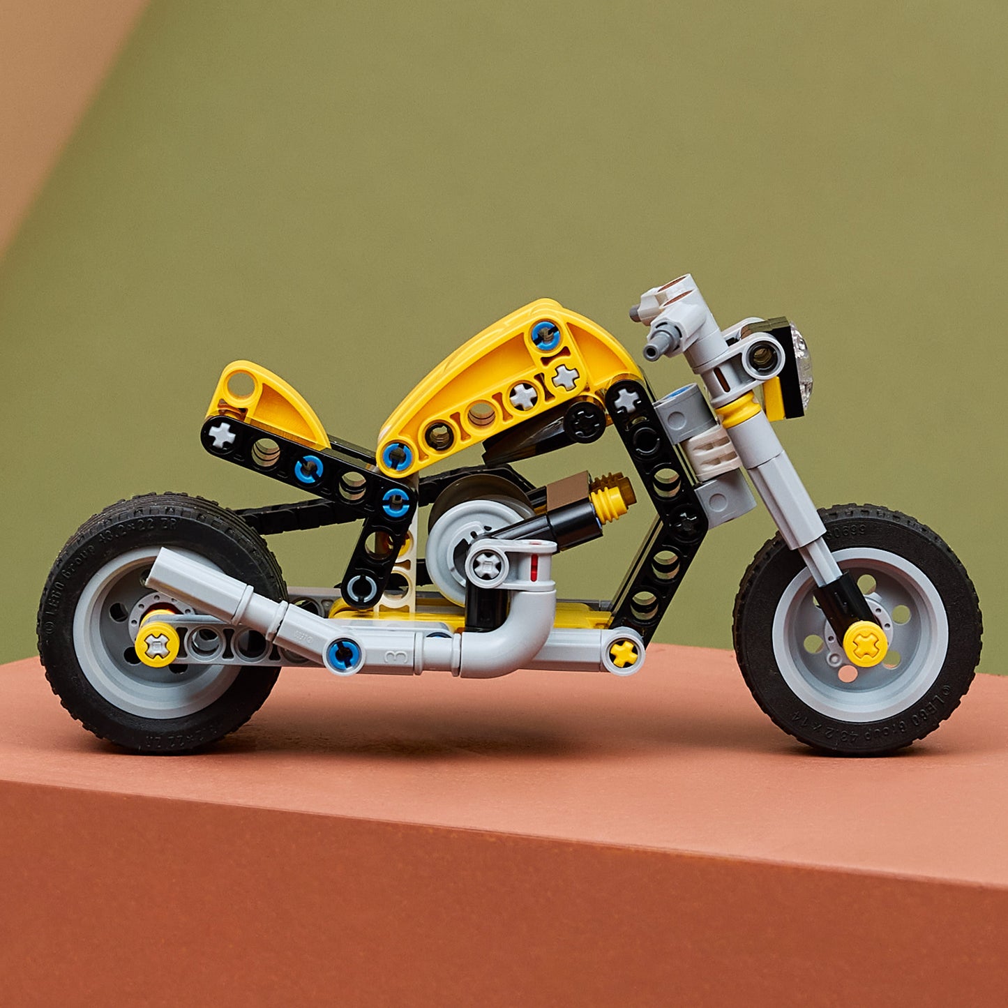LEGO Technic: Yellow Motorcycle (42225)