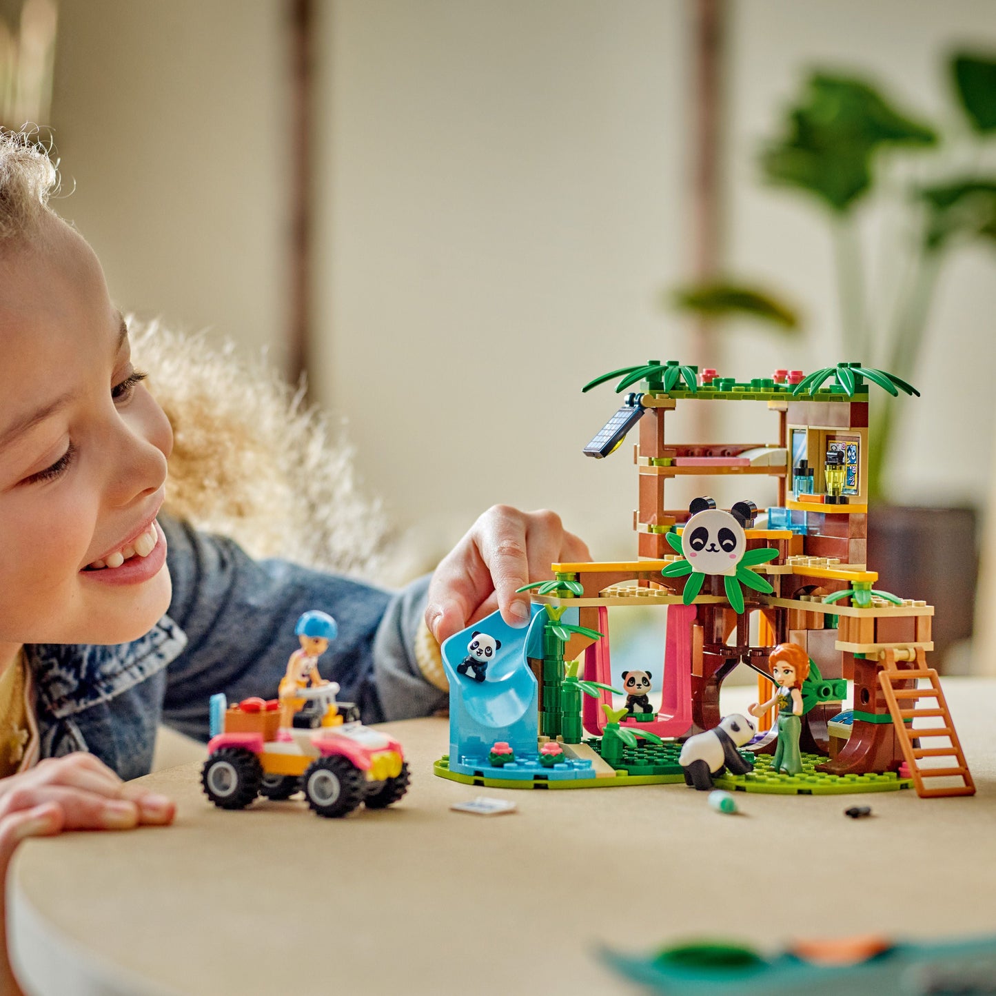 LEGO Friends: Panda Sanctuary Animal Care (42648)