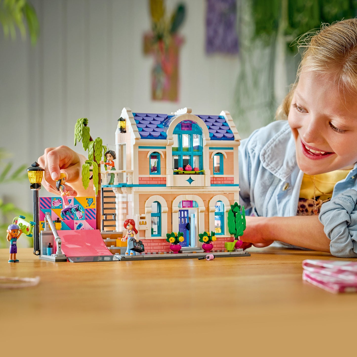 LEGO Friends: Lianns Family House (42687)