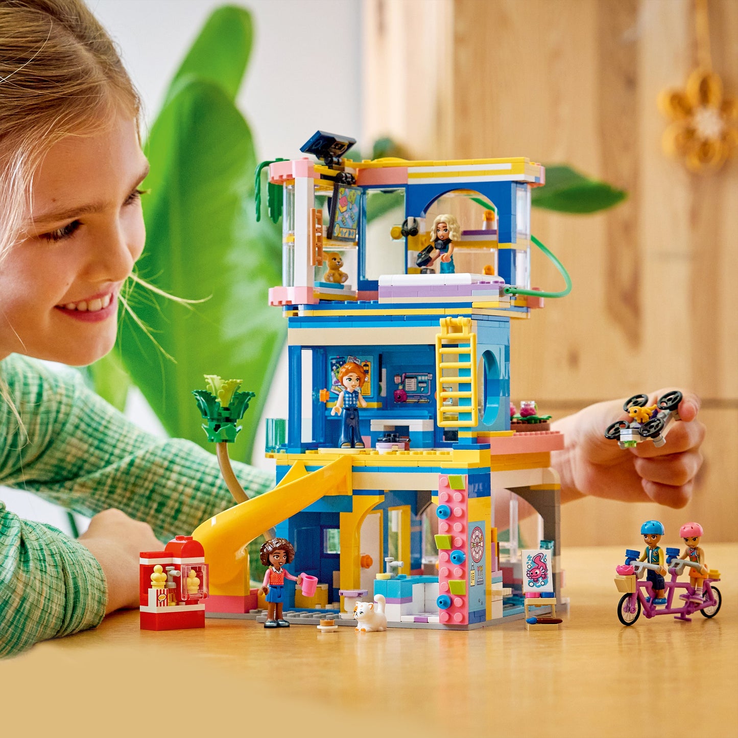 LEGO Friends: Heartlake City Friends Club House (42689)
