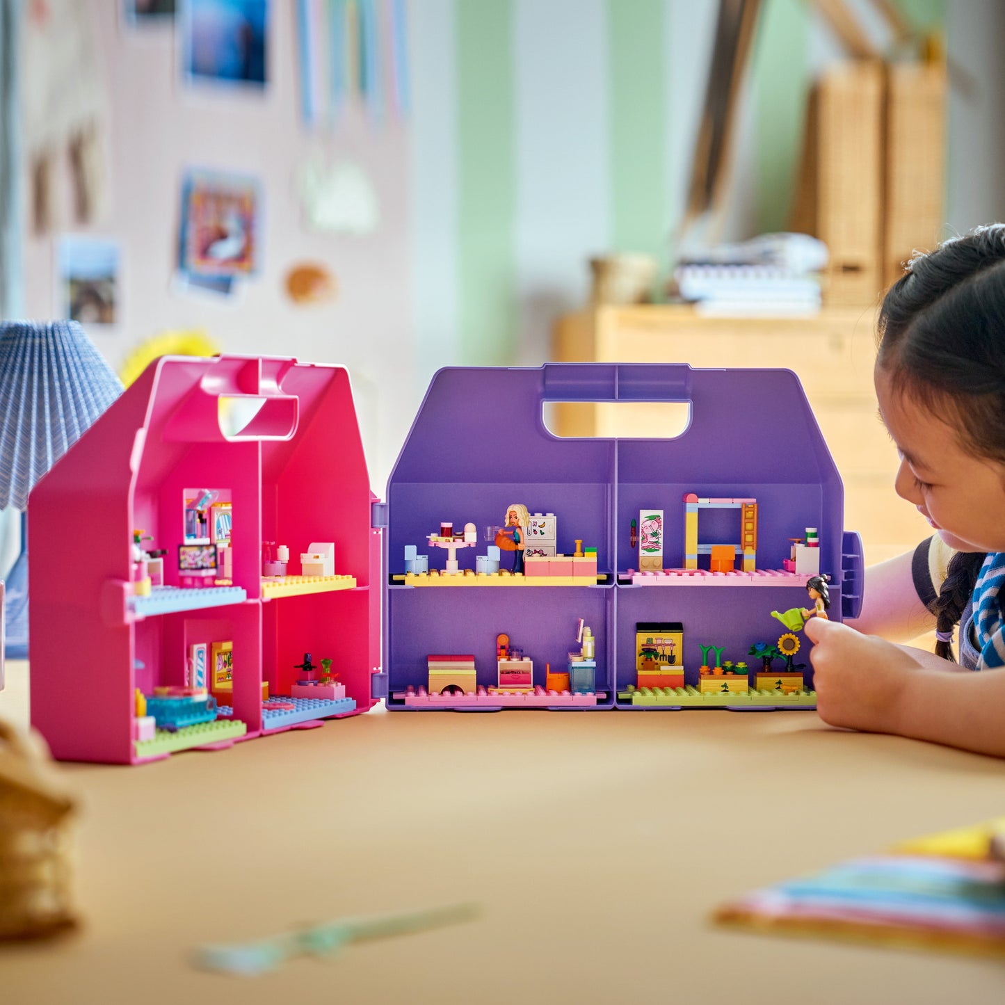 LEGO Friends: Creative Dollhouse Suitcase (42697)