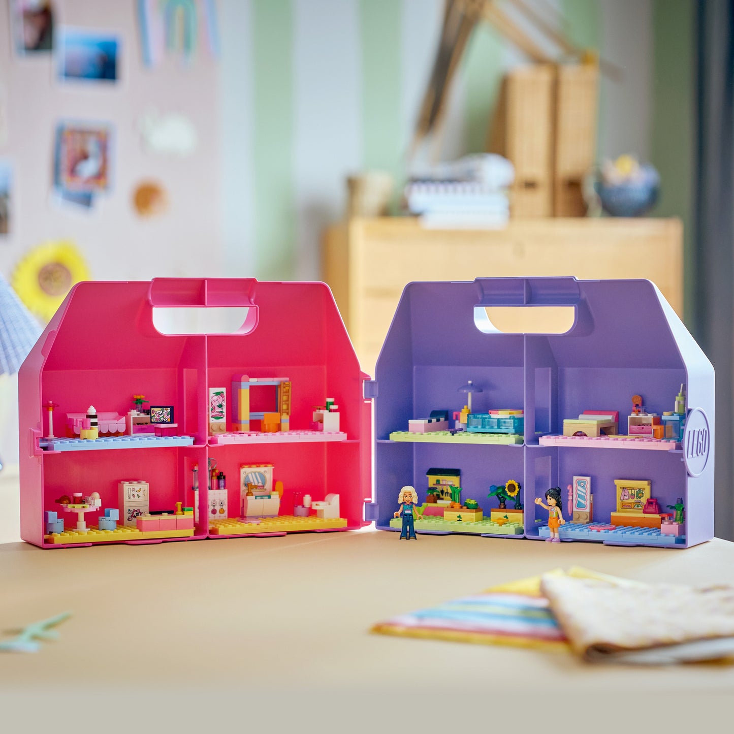 LEGO Friends: Creative Dollhouse Suitcase (42697)