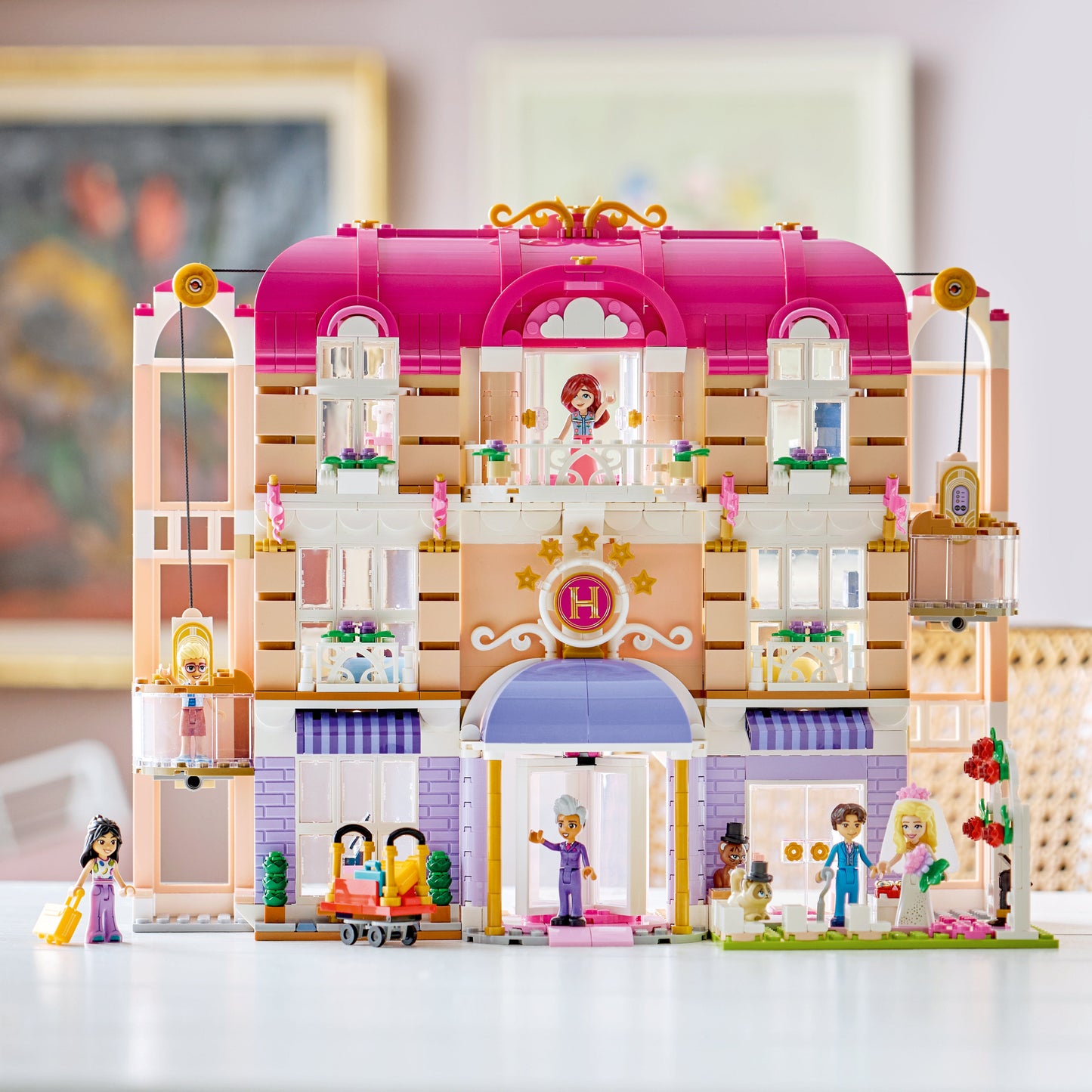 LEGO Friends: Heartlake City Grand Hotel (42704)