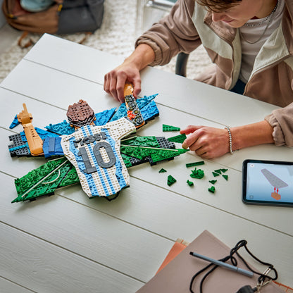 LEGO Editions: Lionel Messi Celebration (43018)