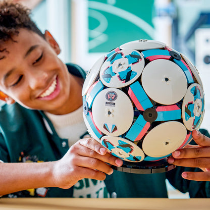 LEGO Editions: Soccer Ball (43019)