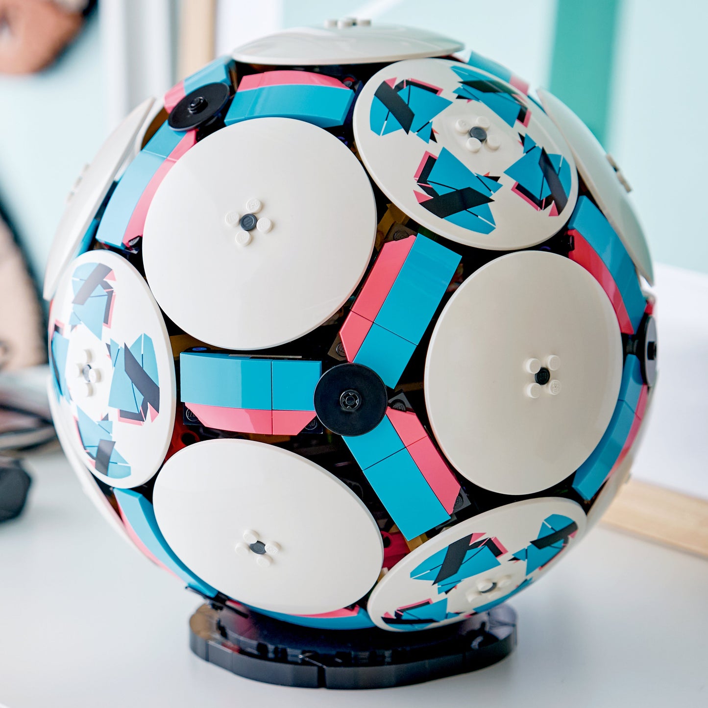 LEGO Editions: Soccer Ball (43019)