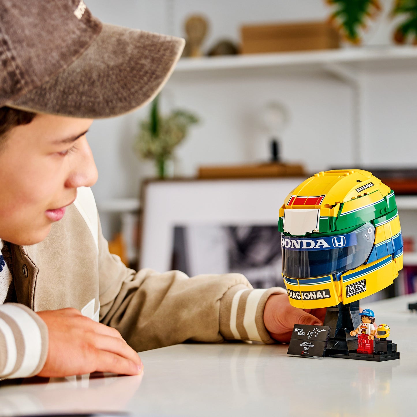 LEGO Editions: Ayrton Senna Helmet (43024)