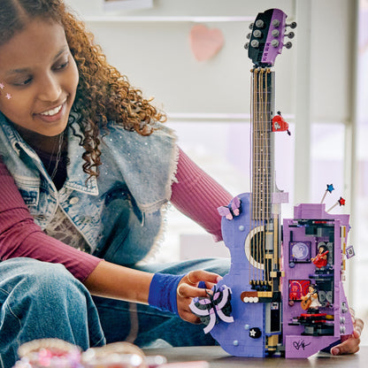 LEGO Editions: Olivia Rodrigos Dual Guitar (43031)