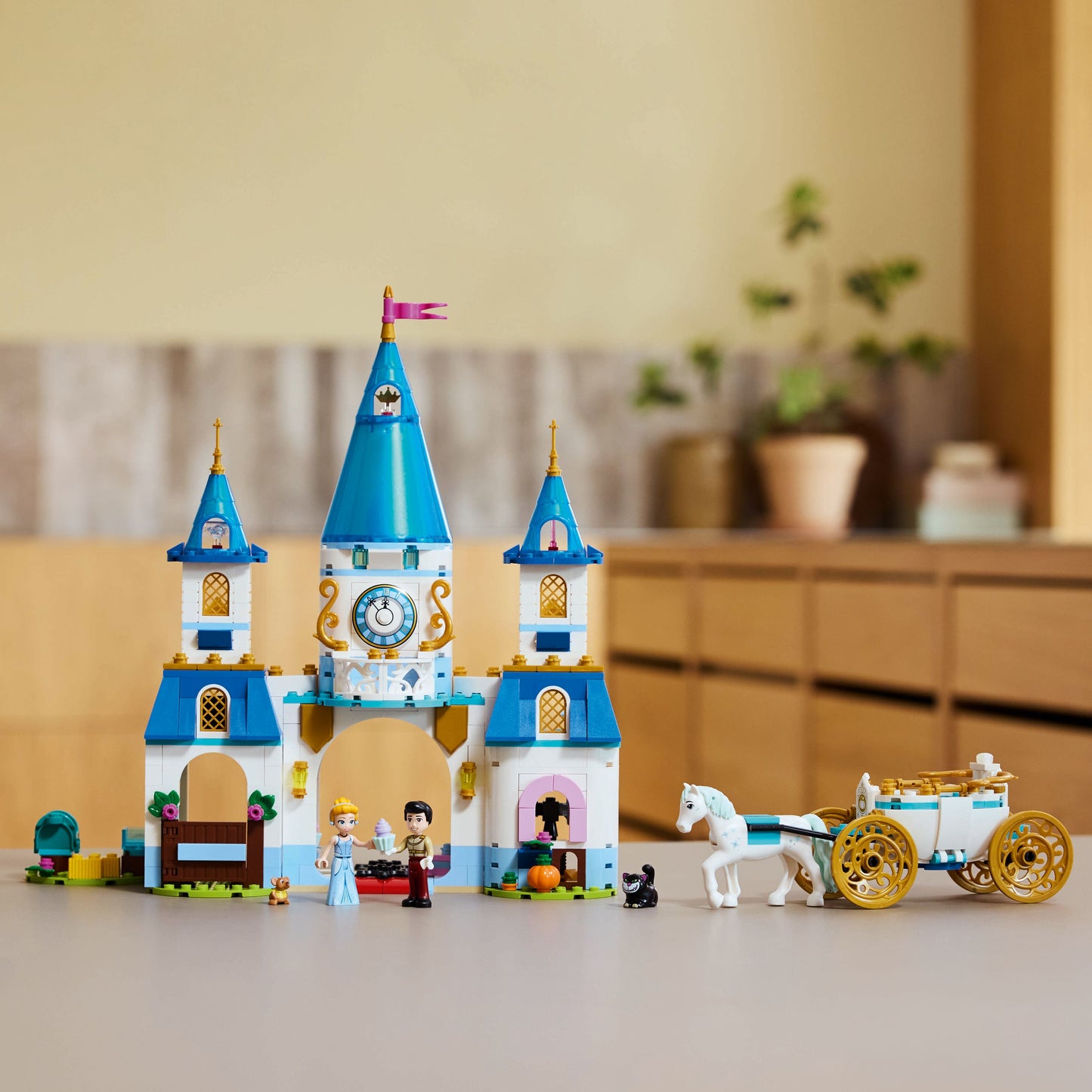 LEGO Disney: Princess Cinderellas Castle & Horse Carriage (43275)
