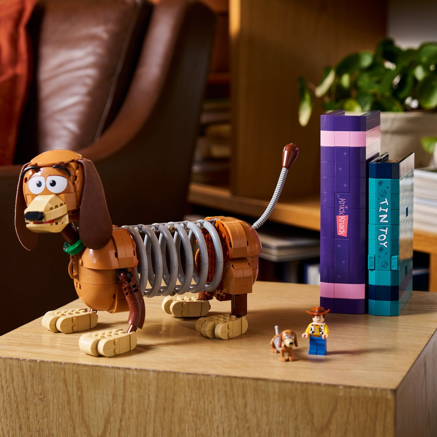 LEGO Disney and Pixar: Toy Story Slinky Dog Bookends (43301)