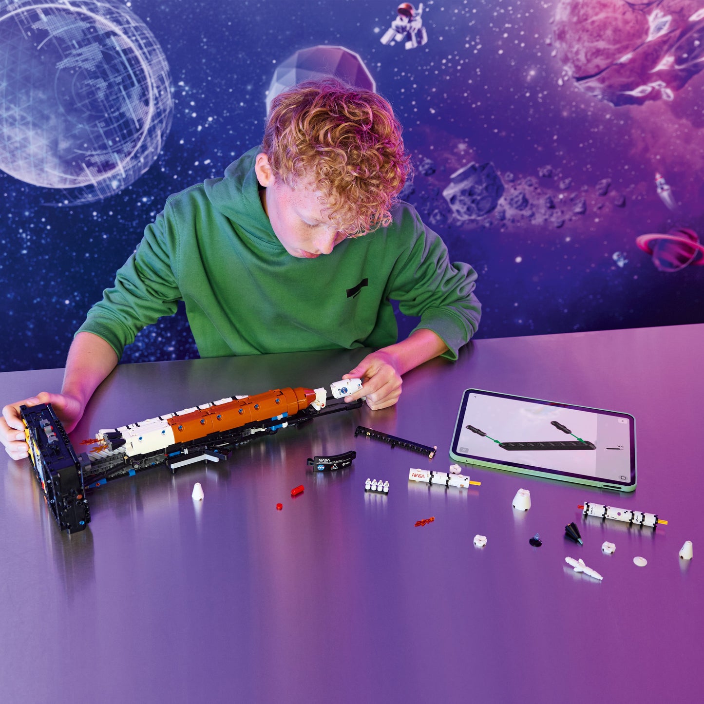 LEGO Technic: NASA Artemis Space Launch System Rocket (42221)