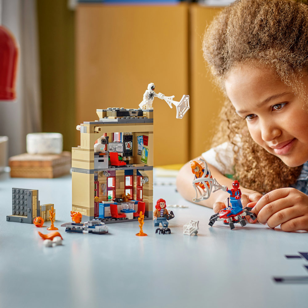 LEGO Marvel: Peter Parkers Apartment (76317)