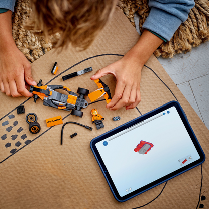 LEGO City: F1 Driver with McLaren Race Car (60442)