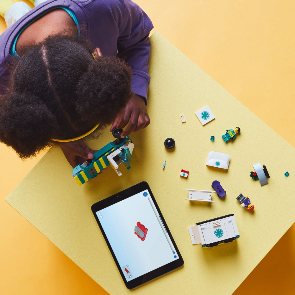 LEGO CITY: Emergency Ambulance (60451)